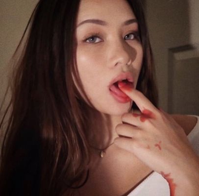 Escort profile of Eva with pics and reviews