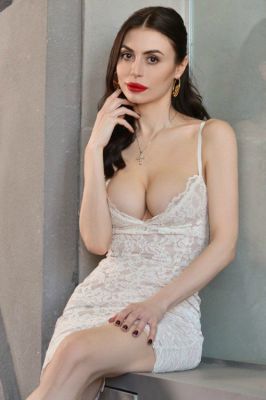 Cheap local escort in UAE