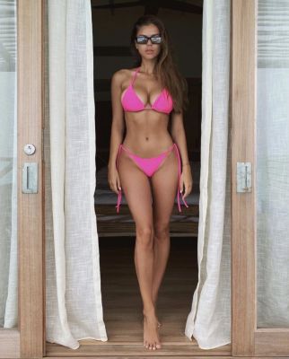 24 hour escort Haley in Dubai is waiting for a call