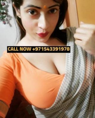 Lesbian call girl Yolanda is waiting for ladies