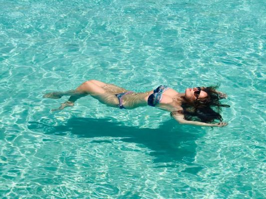 Latin escort Ariella in Dubai, AED 1800 per hour