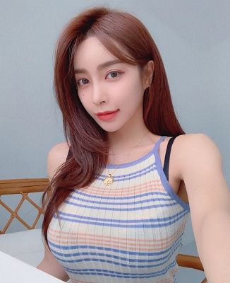 Invite UAE outcall escort Leigh to your flat or hotel room