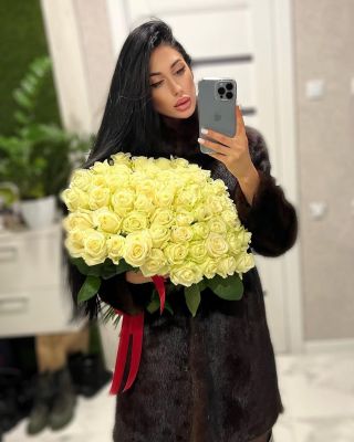 Robin on escort service website sexodubai.com