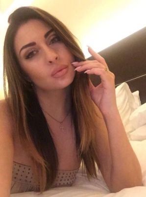 Black female escort Hermione in UAE