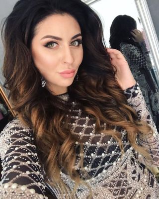 Dubai indian escort Hermione, weight 76 kg, 177 cm tall