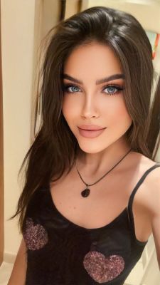 See sexy photos of whore Gemma on escort listings