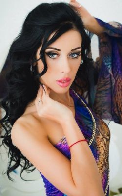 Dubai massage service offered by hooker Elena