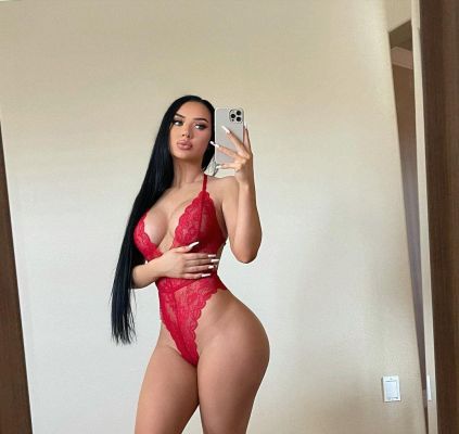 VIP treatment from a 23 year-old elite escort Bradie