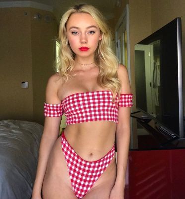 Online escort service on sexdubai.club: choose sexy Ashanti and book now