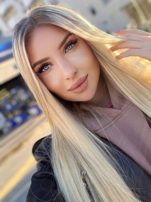 Asian escort in Dubai for classic and oral sex for AED 1500