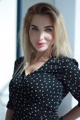 Your mistress Arianna for BDSM games