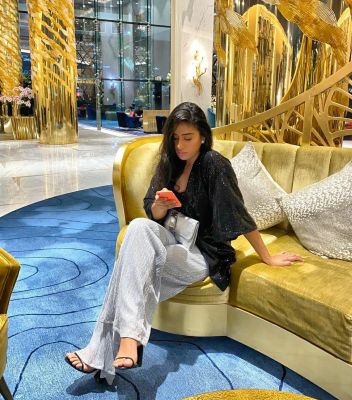 English prostitutes in Dubai available for AED 1800 round the clock