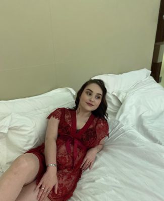 Female escort in UAE sucks for AED 2000