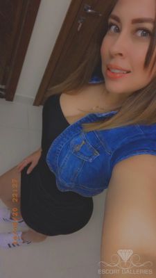 Veda - lesbian escort in Dubai