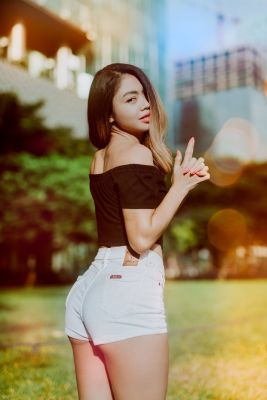 Dubai site escort Nadetta is available online