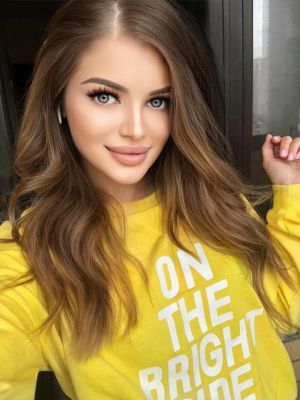 Beautiful girl Gloria from escort agency in UAE