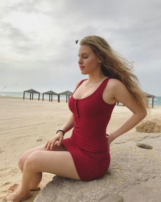 Romani girl (77 kg; 178 cm) wants sex