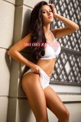 24 hour escort Erica in Dubai is waiting for a call