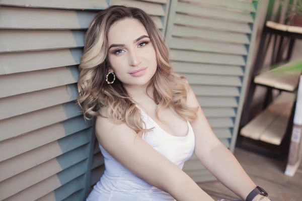 Caitlyn from the best escort provider in Dubai