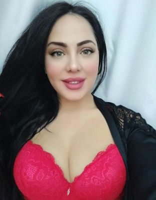 Dubai independent escort Serenity sucks for AED 1800