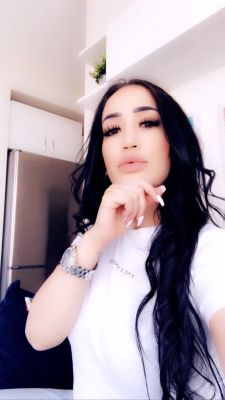 Escort babe Clarke in Dubai