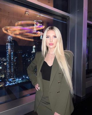 Latin escort Loana in Dubai, AED 1800 per hour