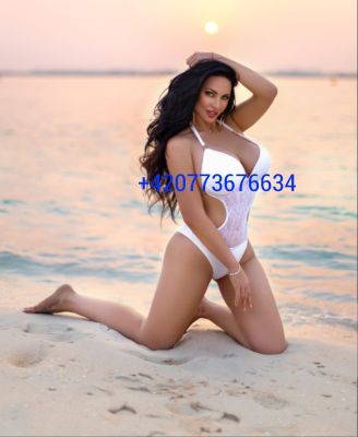 Mega busty escort in Dubai (61 kg; 166 cm)