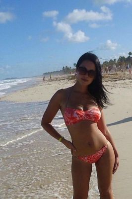 Dominant escort Elliana, price from AED 2000/hr