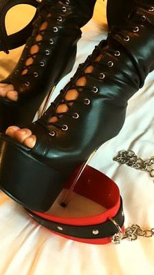 Cheap escort Mercedes: rate from AED 2500 per hour