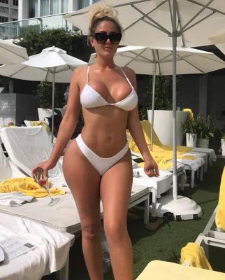 hooker Elara (Dubai)