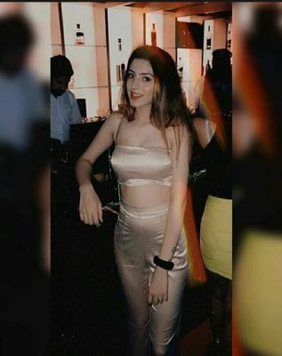 Caitlyn, photos from the escorts site sexodubai.com