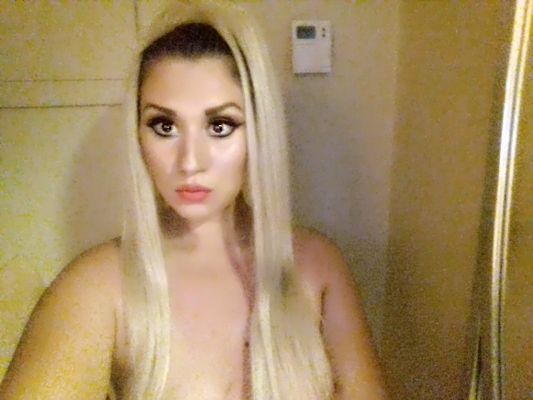 Eva, 24, Dubai, 