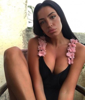 Sandra - 24 year-old milf escort in UAE