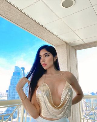 Intimate dating with Dubai escort girl, call +971 55 268 6413