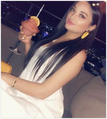 Indian escort Flora wants to meet tonight