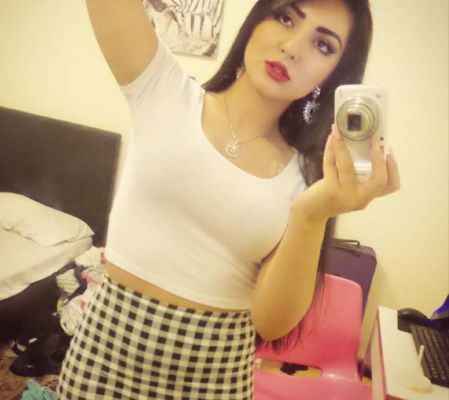 Busty escort in Dubai: Samar works 24 round the clock