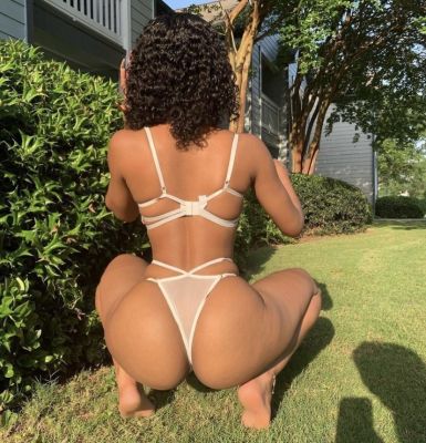 Book online escort girl Nicole  in UAE