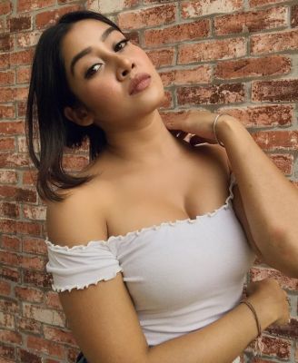 Dubai independent escort will please you for AED 1000/hr