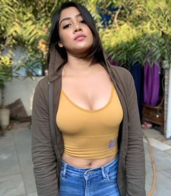 Escort girl Juhi (Dubai, 24 y.o)