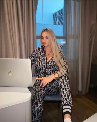 Online booking, 21 y.o. japanese escort in Dubai